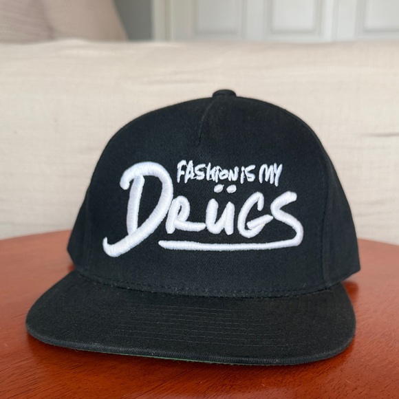 Other - VTG 2000s Black 'Fashion Is My Drugs' Embroidered Snapback Hat